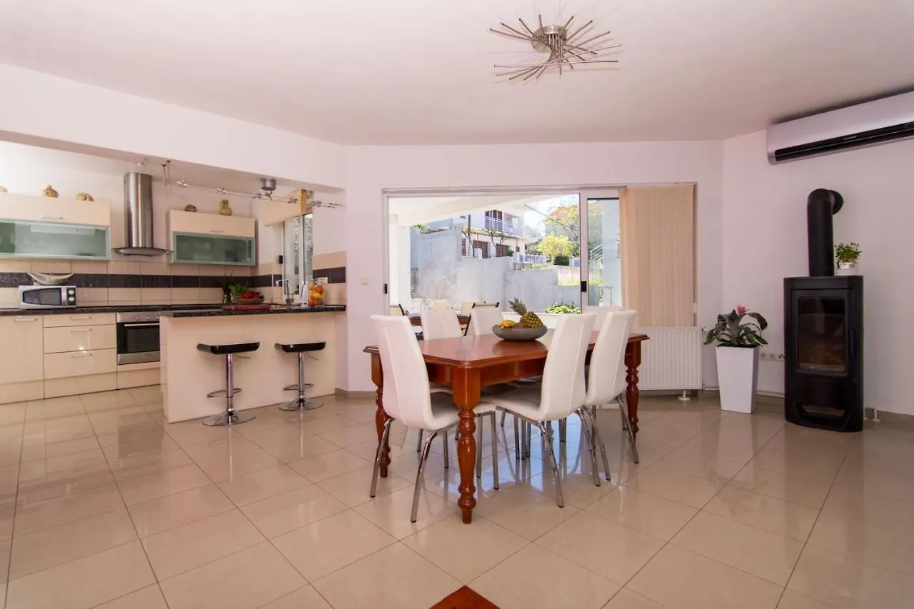 Apartmani Kristina Seget Vranjica