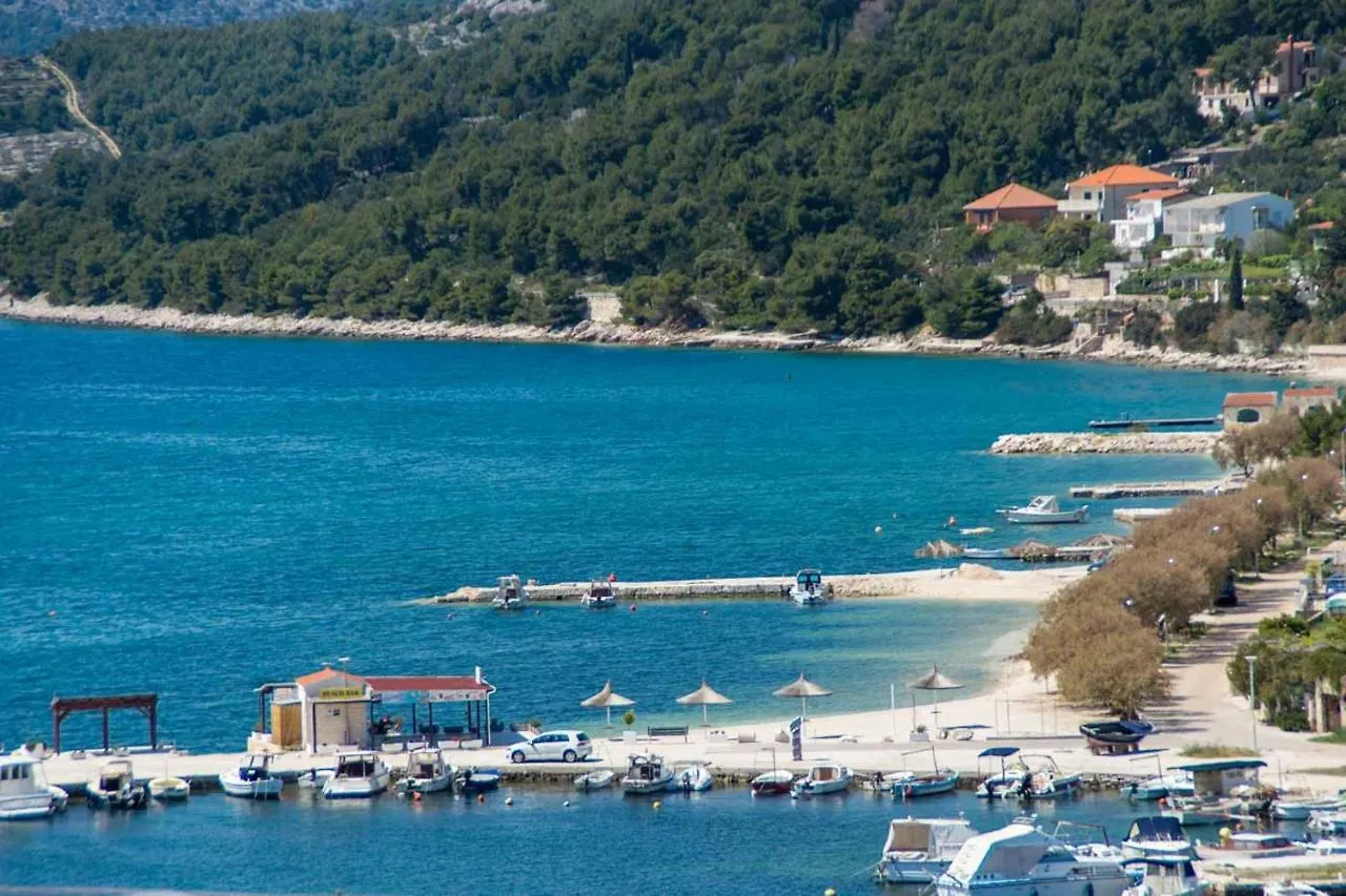 Apartmani Kristina Seget Vranjica Croatia