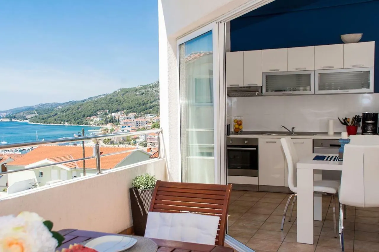 Apartmani Kristina Seget Vranjica 0*,